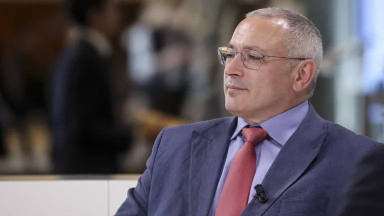 Где сейчас Михаил Ходорковский в 2025 ? Куда делся и пропал ?