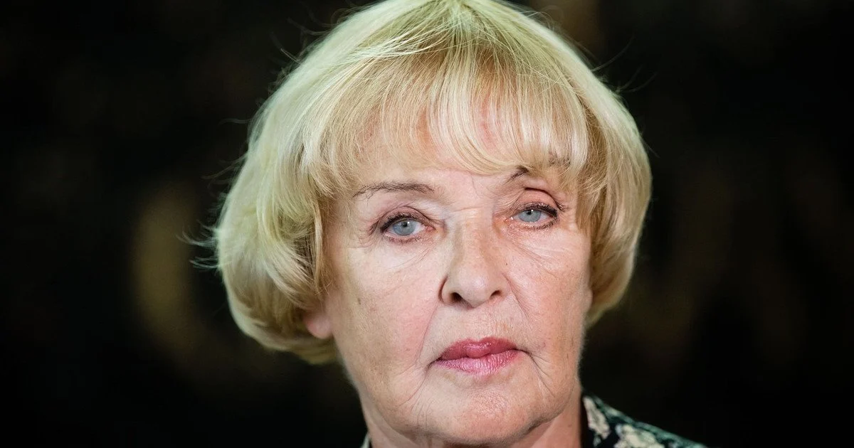 Где сейчас Ада Роговцева в 2025 ? Куда делся и пропал ?