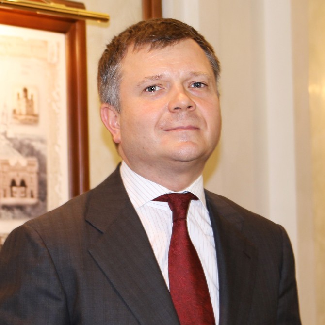 Андрій Єрмак Особисте Життя: Детальний Огляд Біографії, Родини та Кар'єри