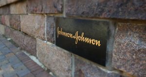 Johnson & Johnson придбає Firefly Bio за $1 мільярд: ставка на нову технологію знищення KRAS-пухлин