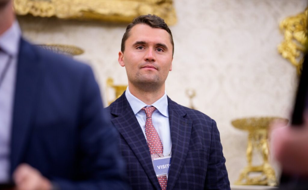 Хто Такий Чарлі Кірк: біографія, кар'єра та особисте життя